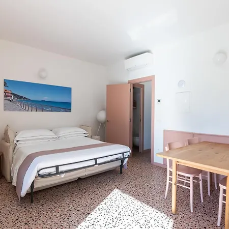 Alaxia Resort Alassio Exterior photo